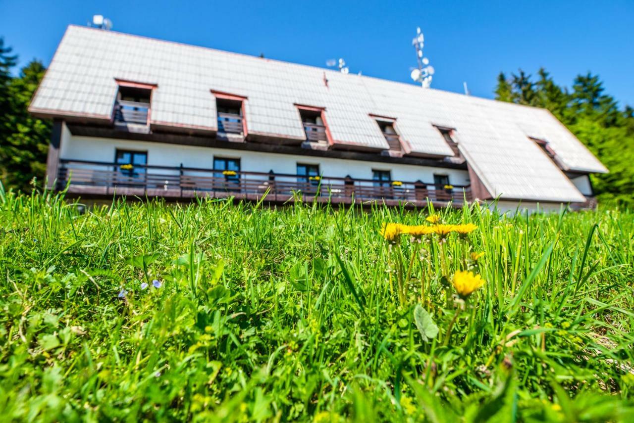 Horsky Hotel Kozubova Dolni Lomna Exterior photo